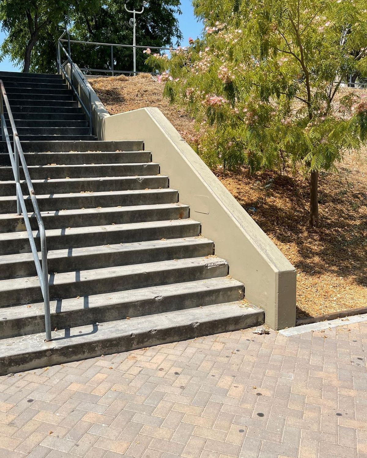 Image for skate spot El Camino Real High School - 11 Stair Hubba