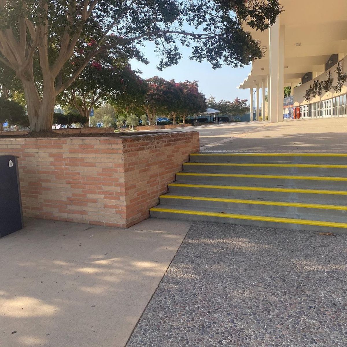 Image for skate spot CSUF - 6 Stair Out Ledge