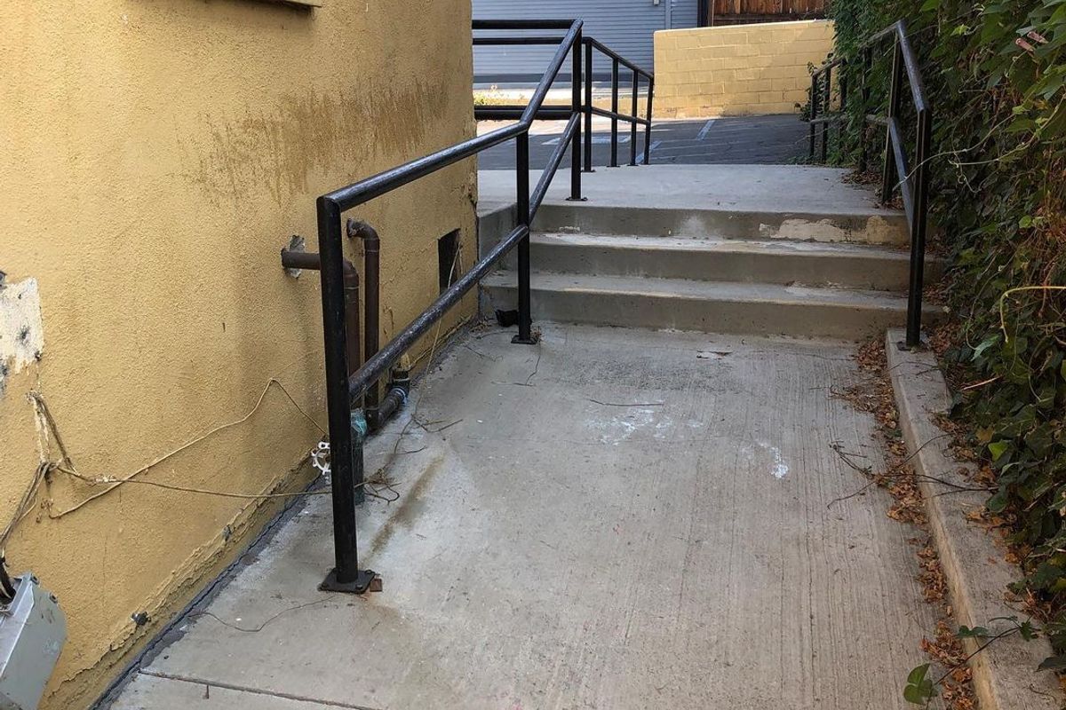 Image for skate spot Milo Terrace Baptist Church Out Rail