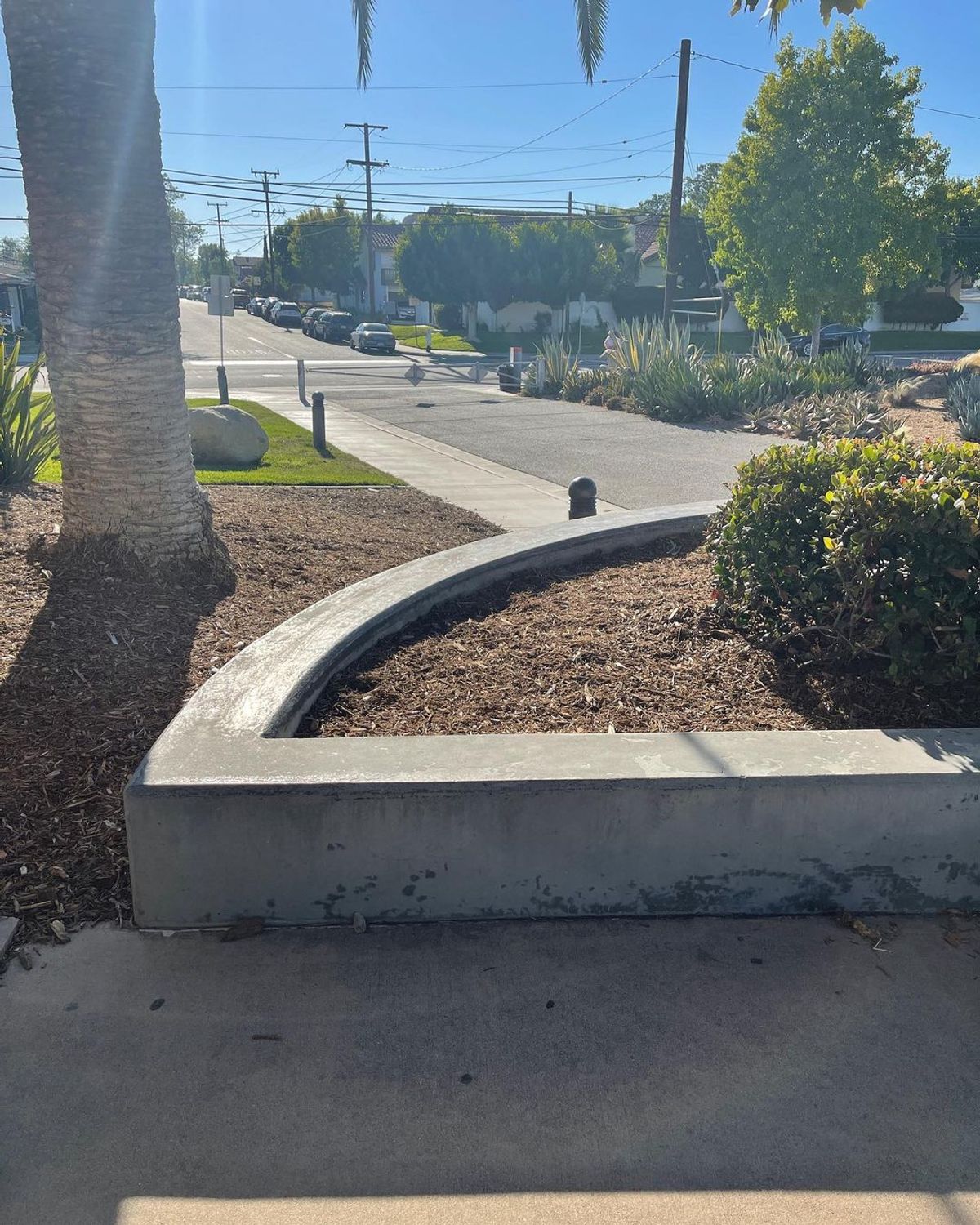 Image for skate spot Recreation Center - Curved Pop Out Ledge