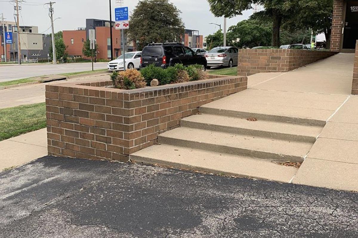 Image for skate spot Long 4 Stair Brick Out Ledge