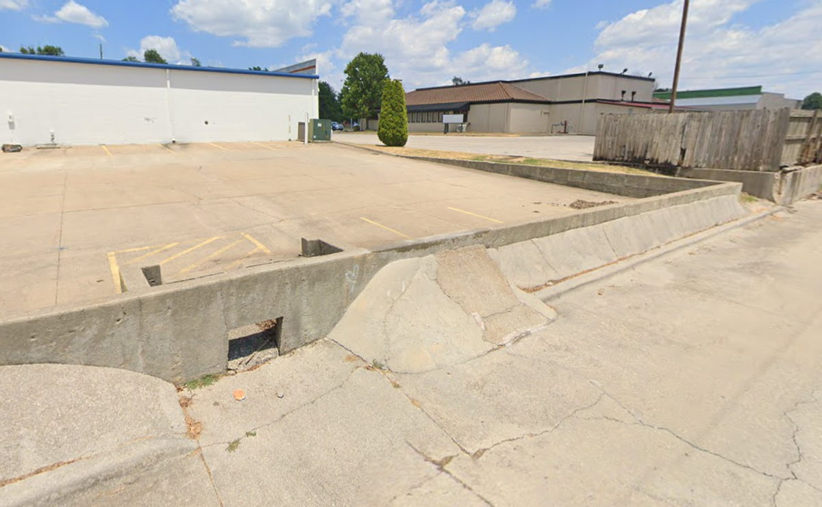 Image for skate spot Goodwill D.I.Y. barrier