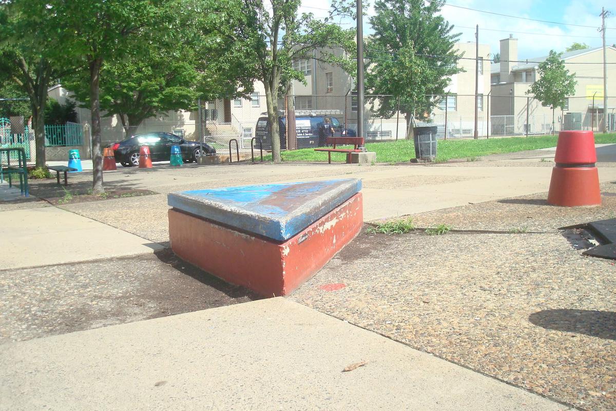 Image for skate spot Poplar Playground