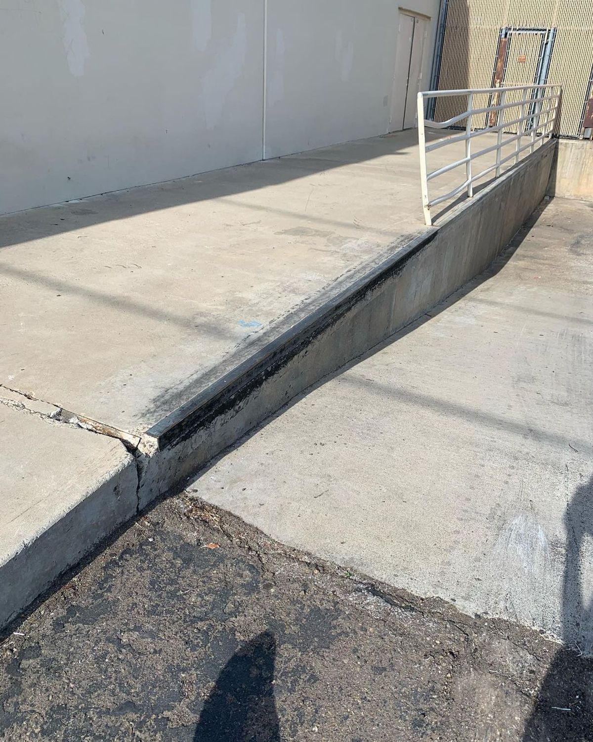 Image for skate spot Big Lots - Loading Dock Metal Ledge