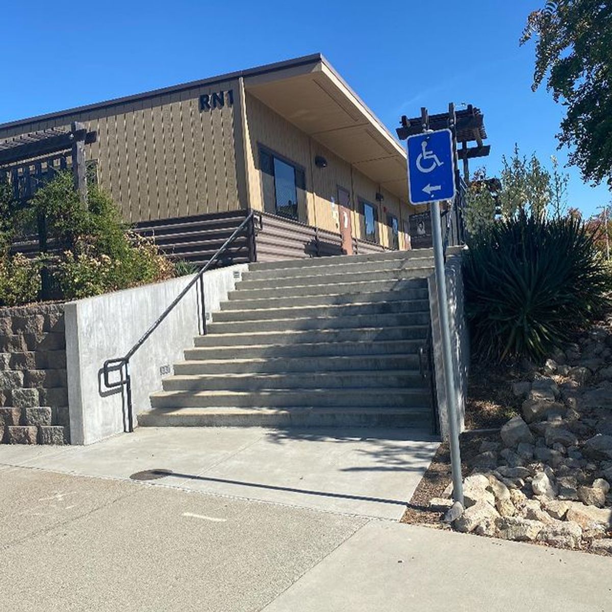 Image for skate spot Sierra College 13 Stair