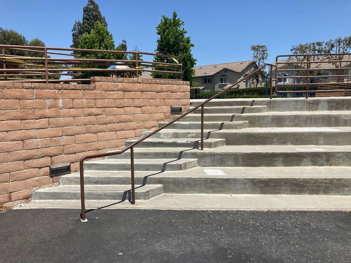 Image for skate spot  Coyote Canyon Elementary School - 10 Stair Gap Over Rail