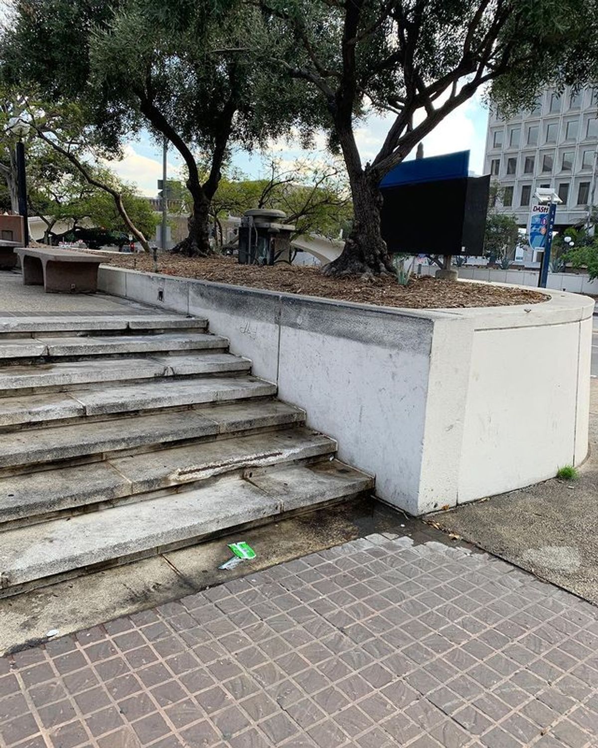 Image for skate spot Fletcher Bowron Square 7 Stair Out Ledges