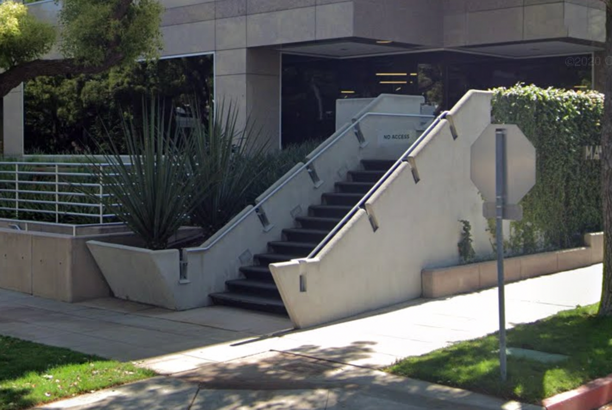 Image for skate spot Maple Plaza - Over Chain 12 Stair