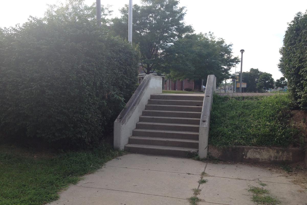 Image for skate spot MLK High School 9 Stair Hubba