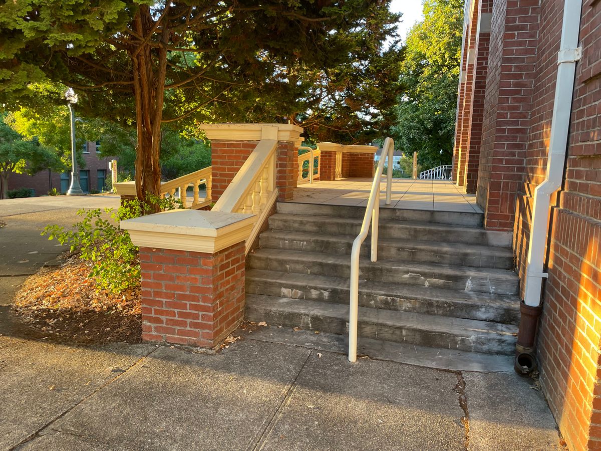 Image for skate spot University of Oregon - Gap to Ledge