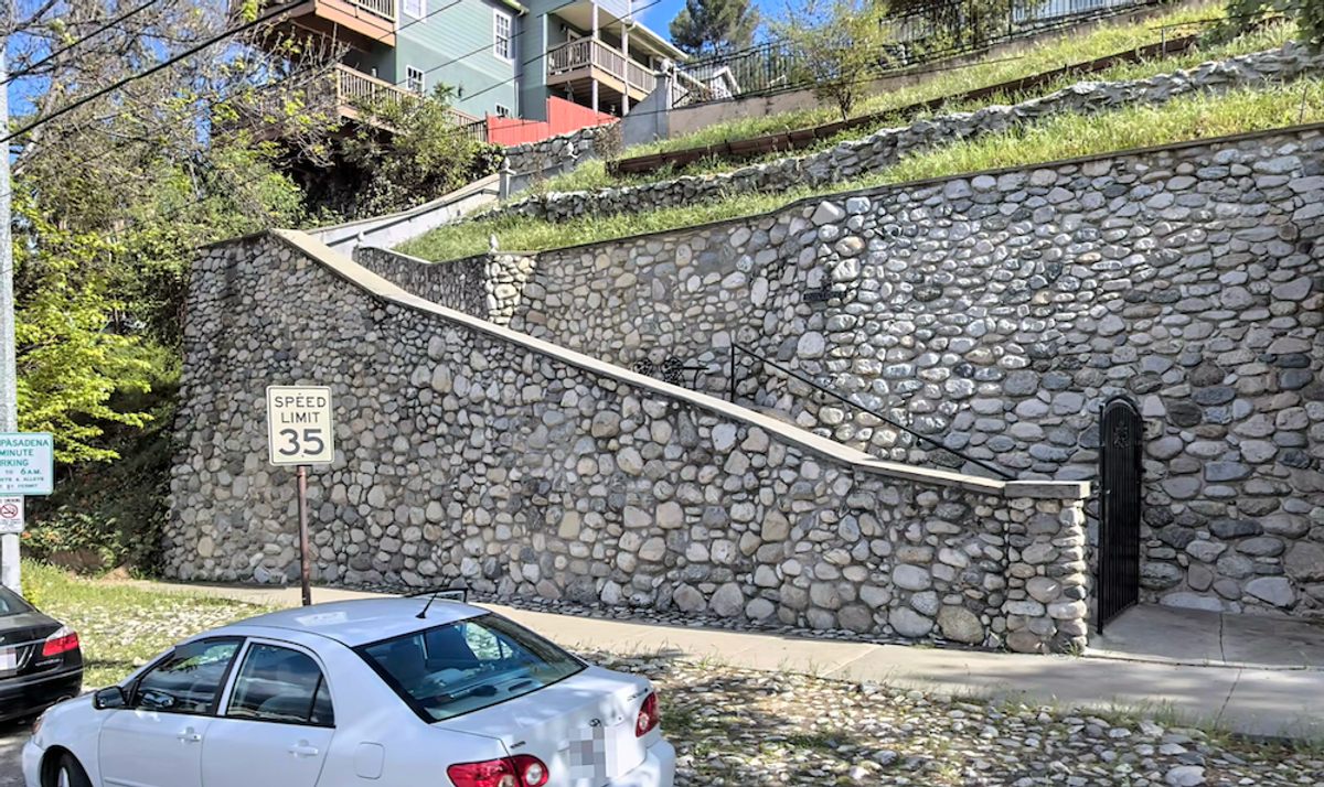 Image for skate spot Monterey Rd - Skinny Drop In