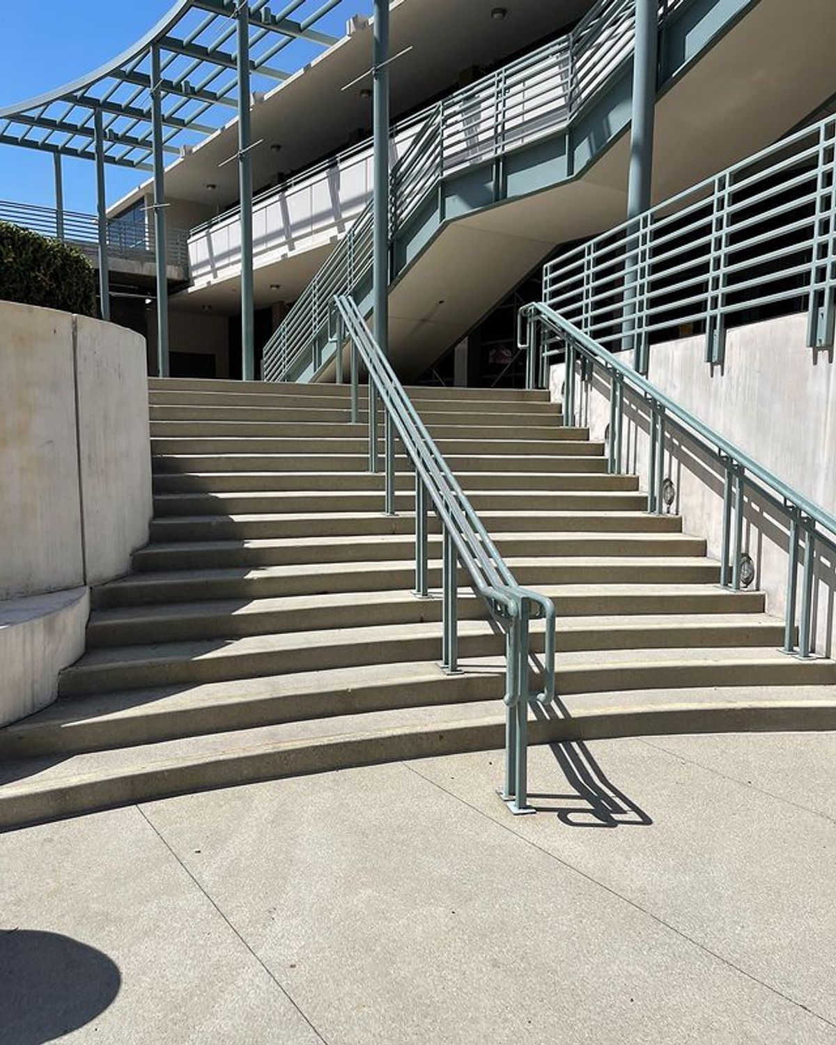 Image for skate spot PCC - 15 Stair Kink Rail