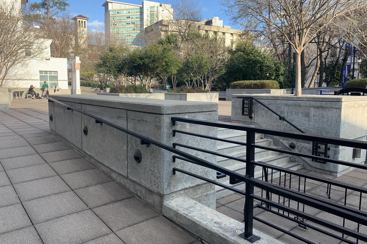 Image for skate spot Emory Ride on Rail