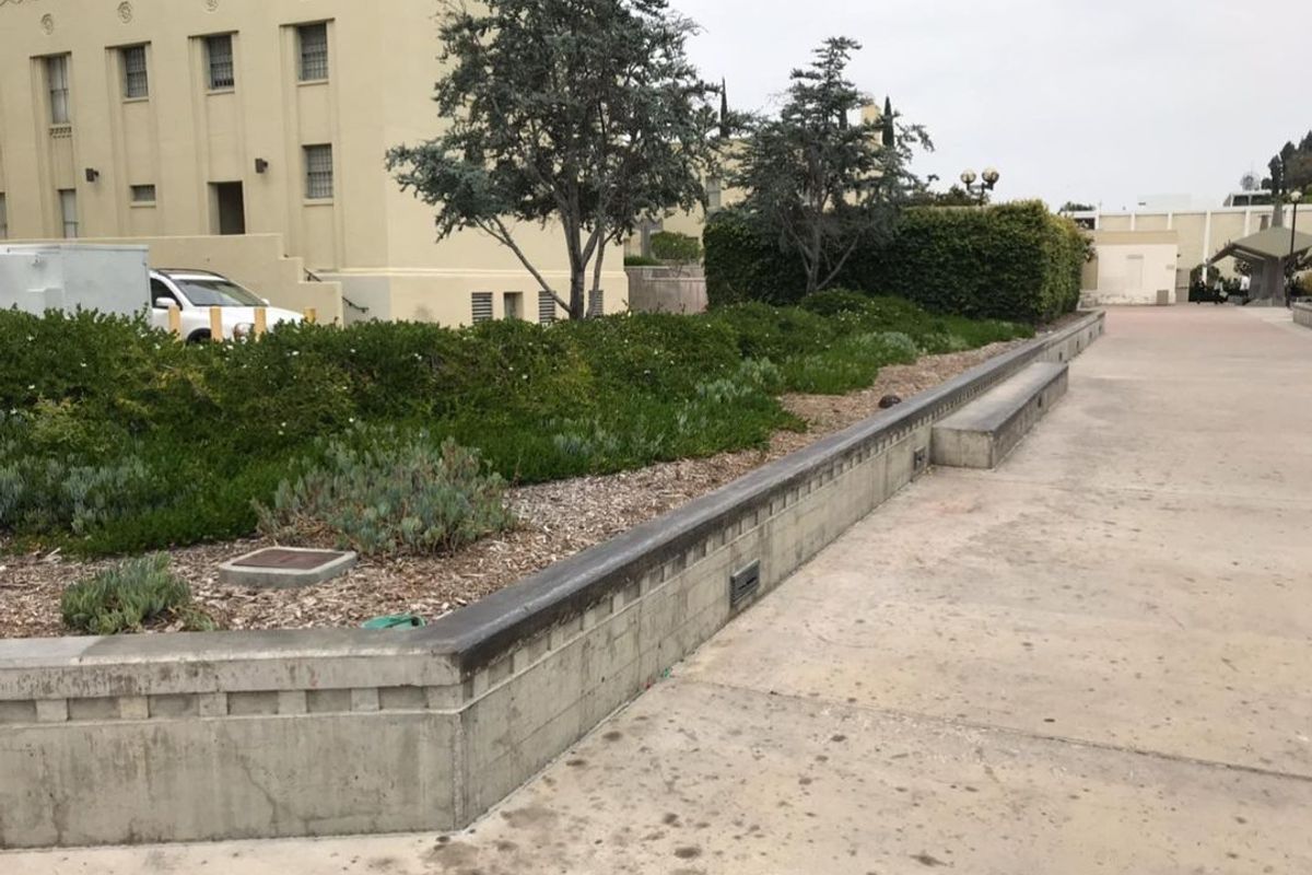 Image for skate spot Van Nuys Courthouse LEdges