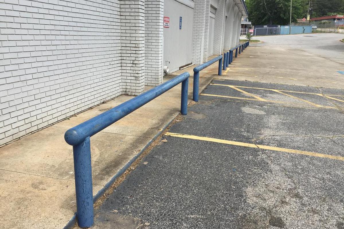 Image for skate spot Tall Circle Flat Rails