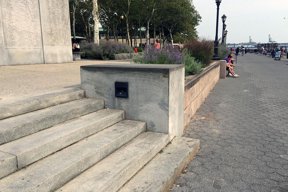 Image for skate spot Battery Park 6 Stair Out Ledge