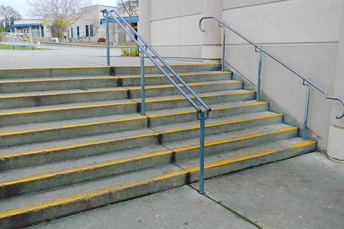 Image for skate spot Folsom High School 8 Stair Rail