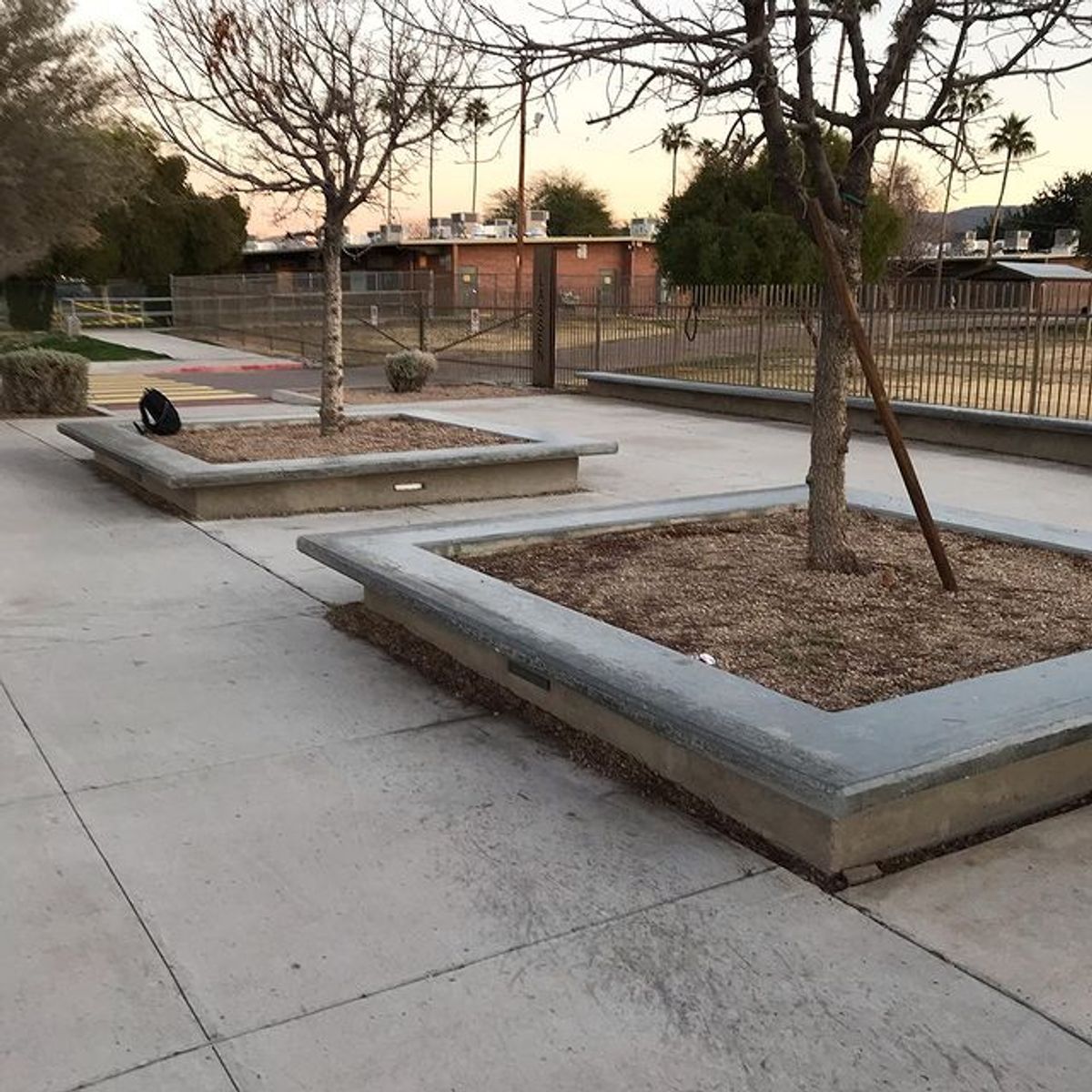 Image for skate spot V. H. Lassen Elementary School Ledges