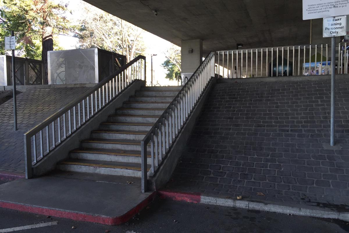 Image for skate spot Rockridge Bart Bank