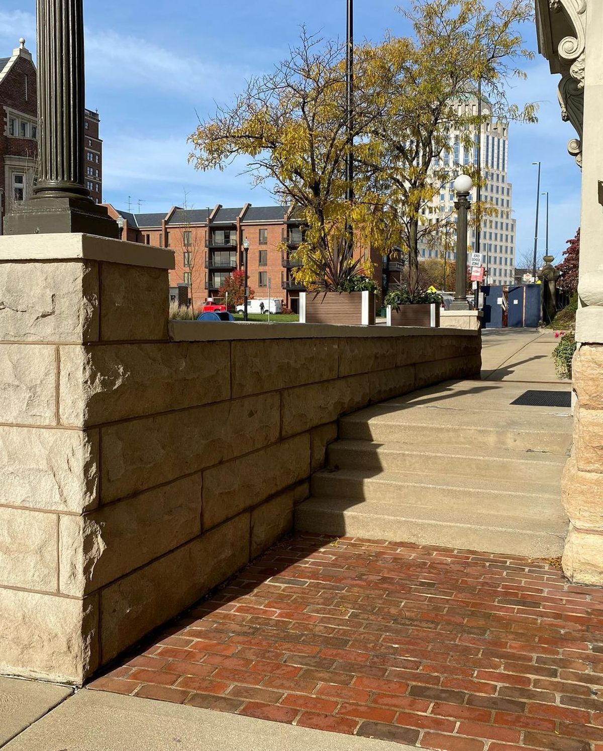 Image for skate spot Pike St - Bump To Ledge