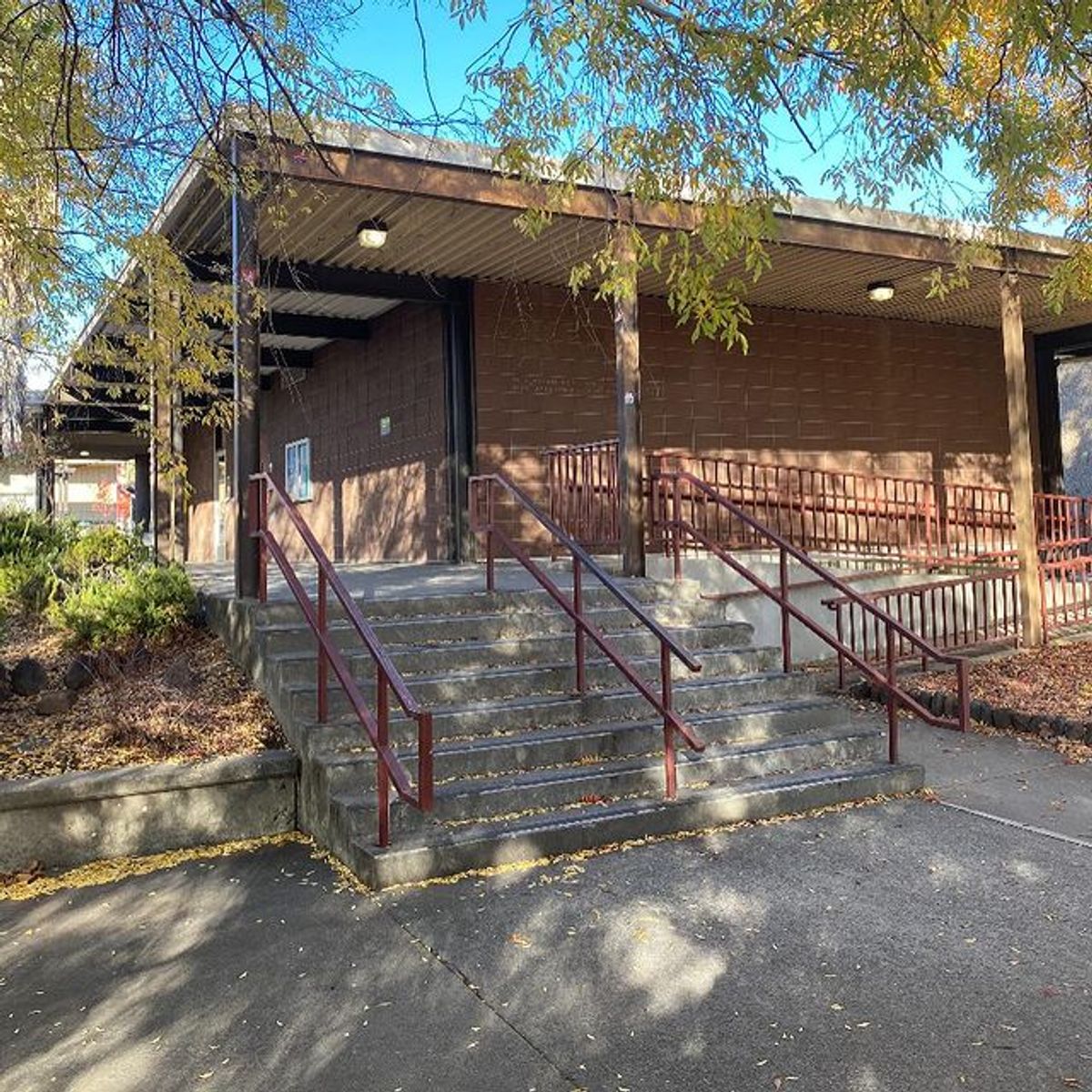 Image for skate spot Sierra College 8 Stair Rail