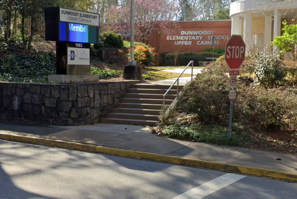 Image for skate spot Dunwoody Elementary - 8 Stair