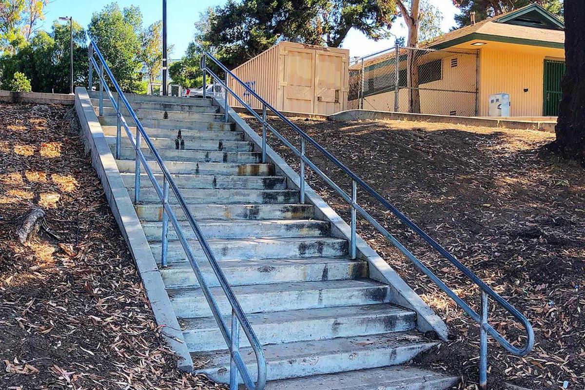 Image for skate spot Encanto 18 Stair Rail