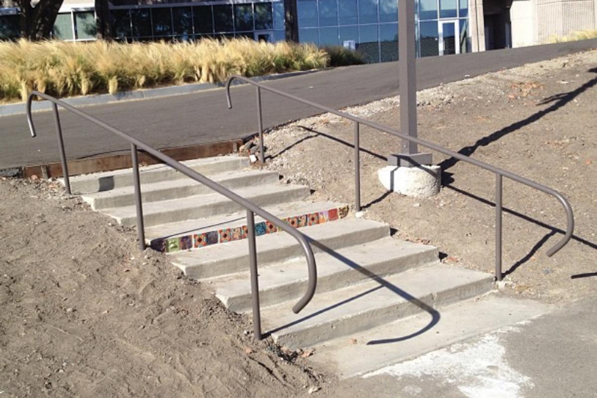 Image for skate spot Saddleback 8 Stair Rail