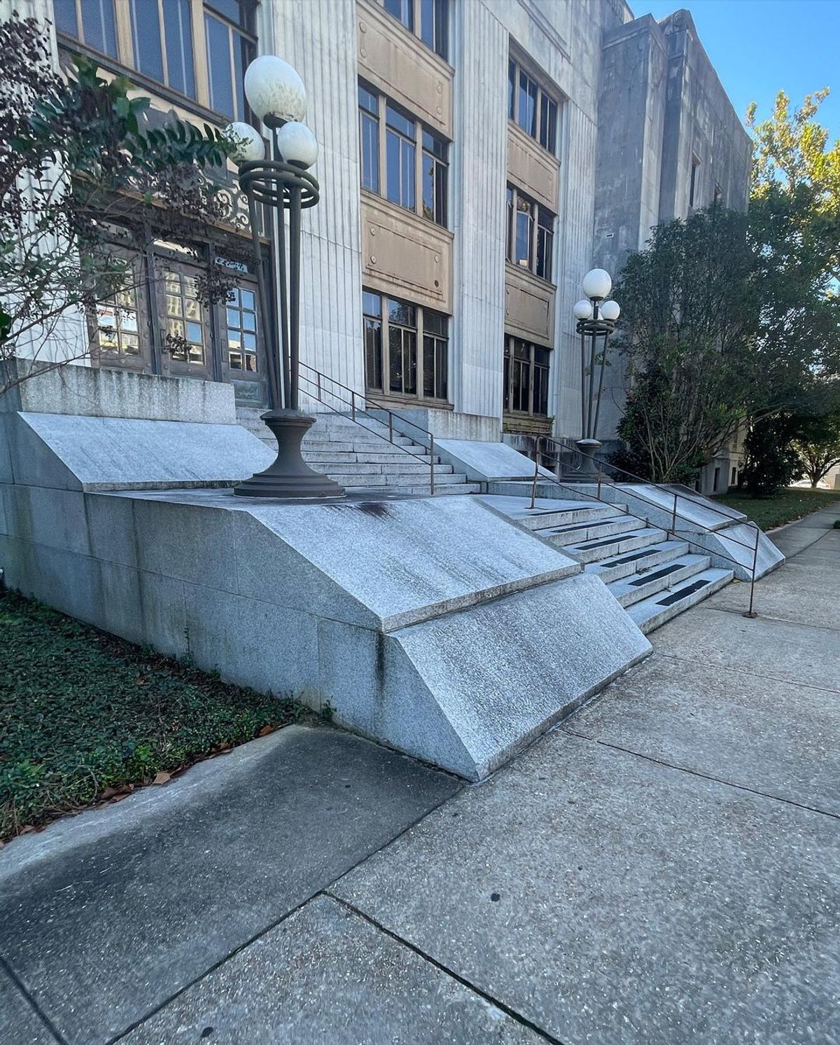 Image for skate spot Hinds County Courthouse - Banks