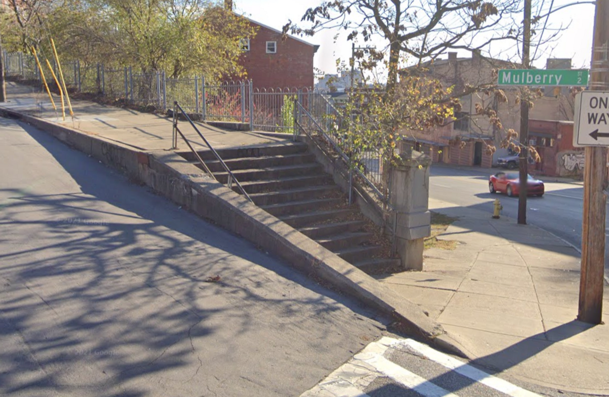 Image for skate spot Mulberry St - Over Rail Into Bank