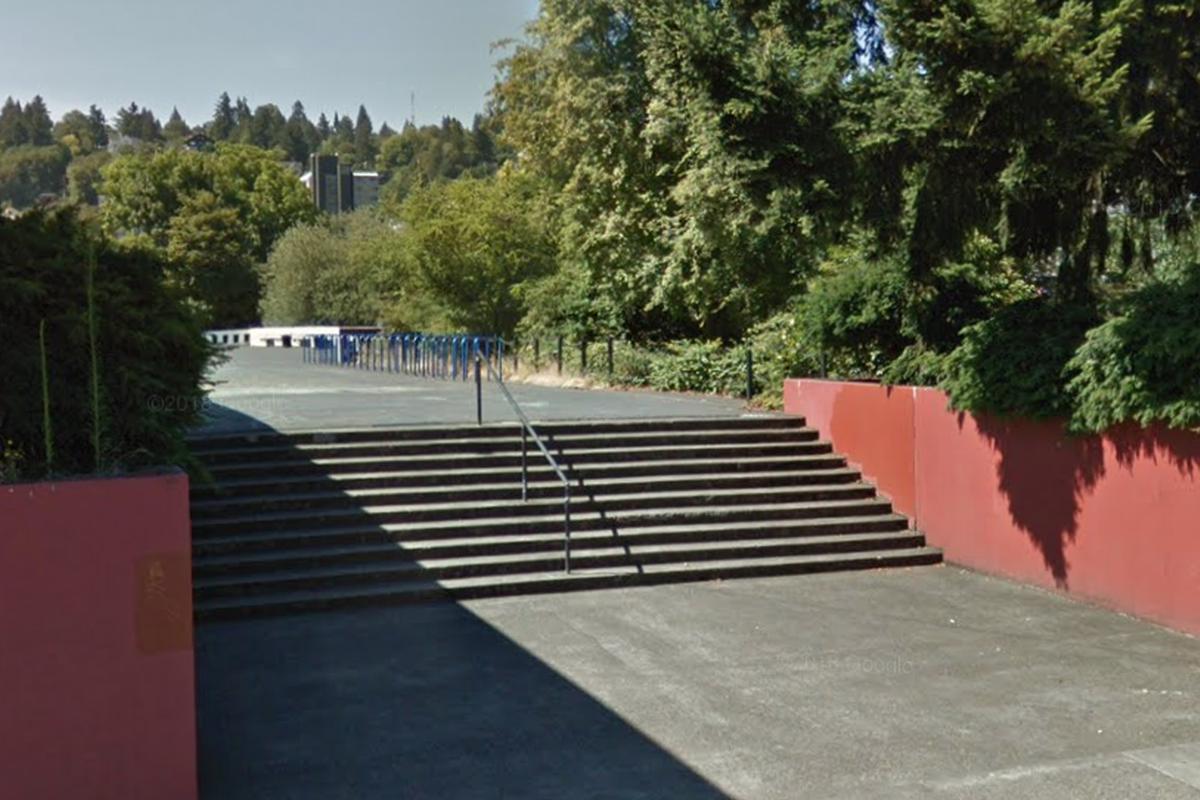 Image for skate spot Lincoln High School 10 Stair