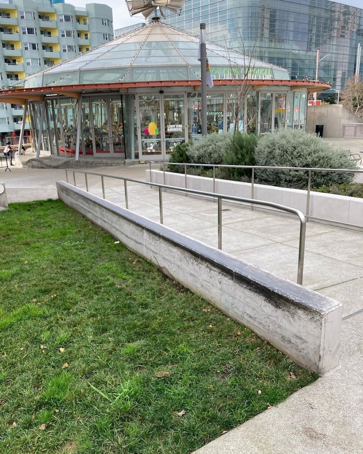 Image for skate spot Children's Creativity Museum - Long Ledge Over Grass