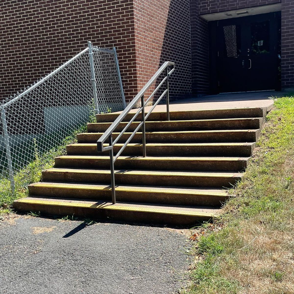 Image for skate spot Robertson School - 8 Stair Rail
