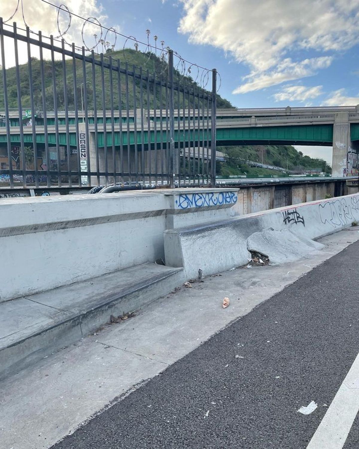 Image for skate spot Arroyo Seco Confluence - DIY Bank To Ledge