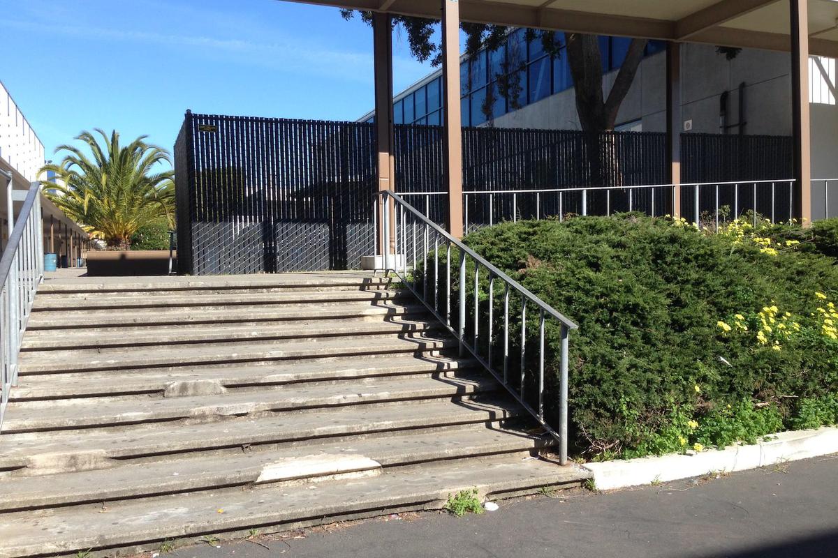 Image for skate spot Jefferson High School 10 Stair Rail