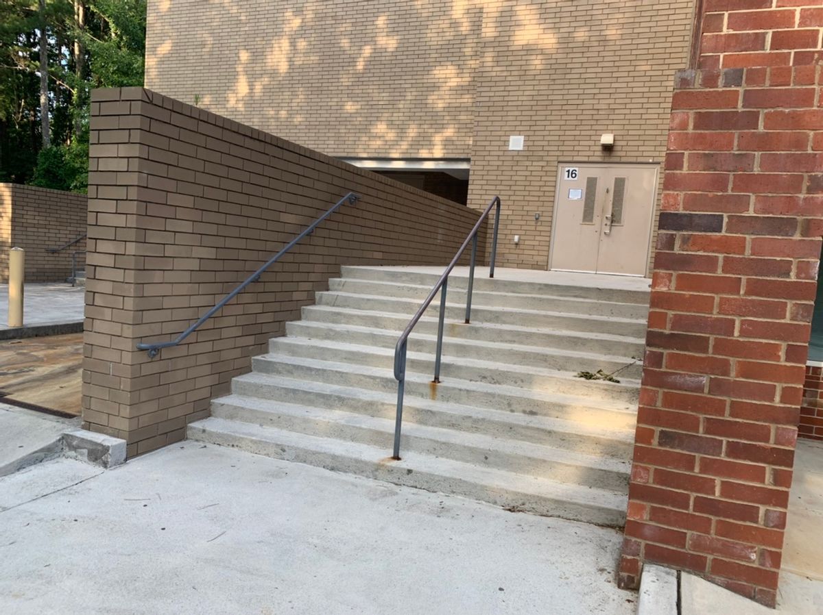 Image for skate spot Therrell High School - 10 Stair Rail