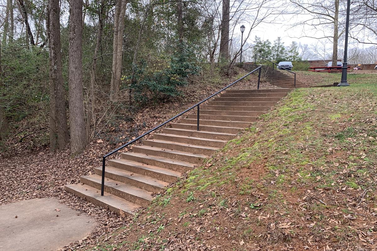 Image for skate spot UGA 18 Stair Circle Rail