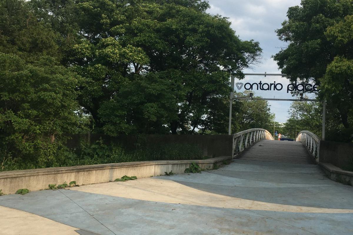 Image for skate spot Ontario Place Bridge Ledges