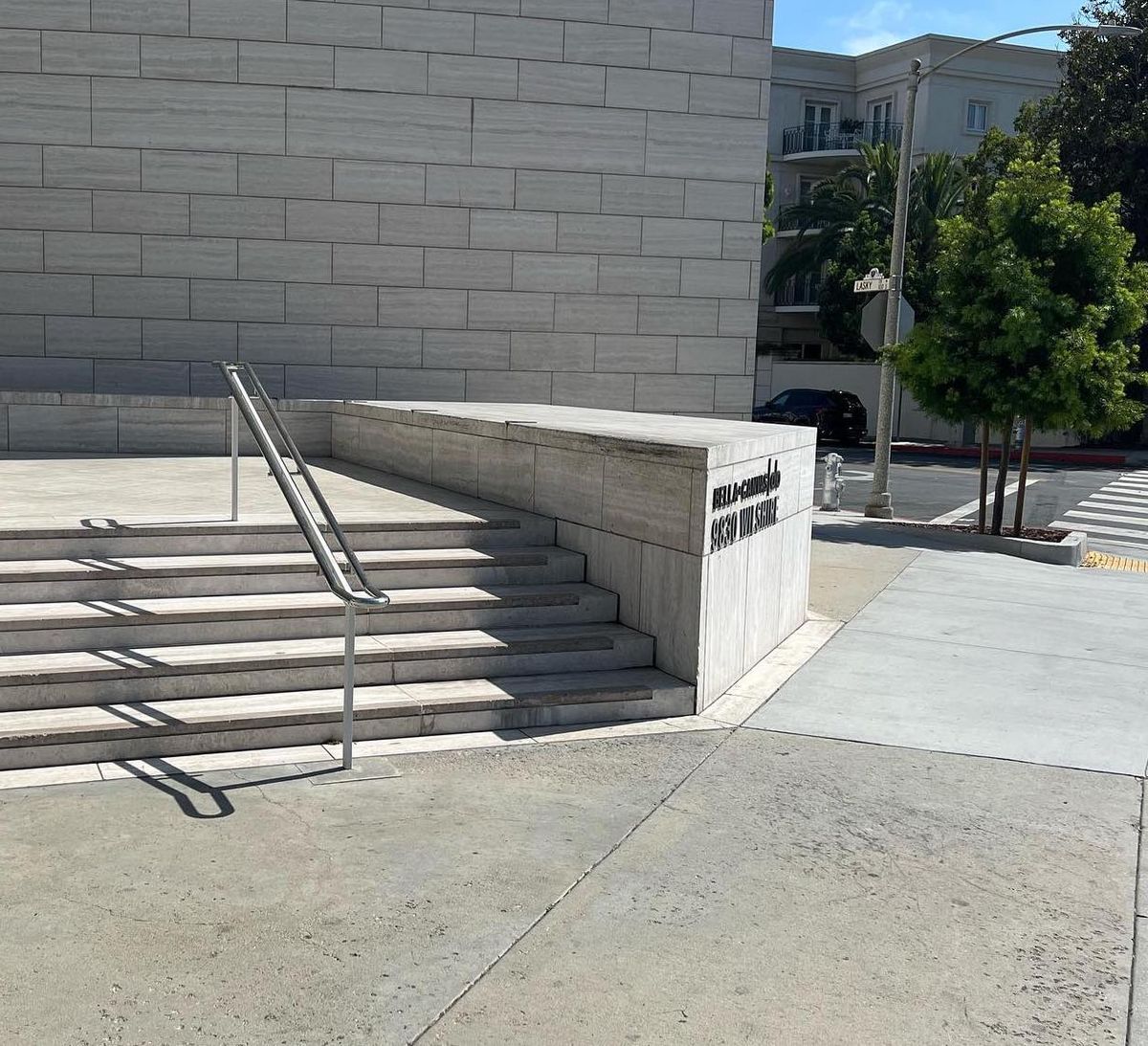 Image for skate spot Spring Place - 5 Stair Out Ledge