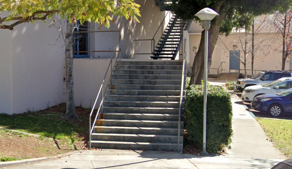 Image for skate spot Crescenta Valley High School - 15 Stair Rail