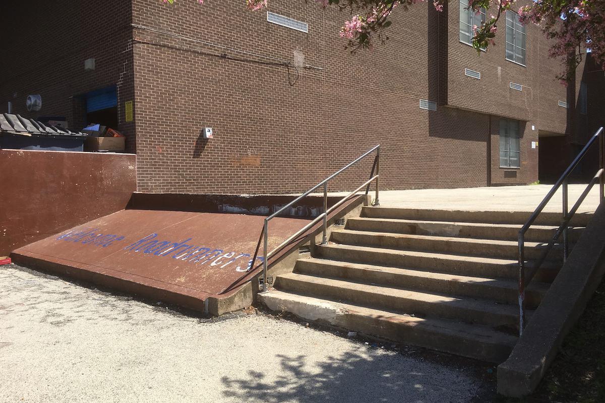 Image for skate spot Rhodes Elementary 7 Rail / Bank