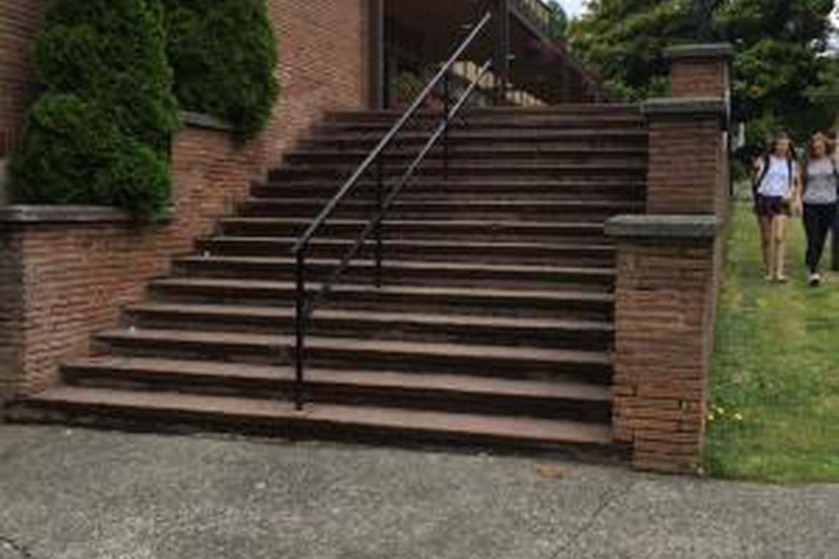 Image for skate spot 15 Stair Rail