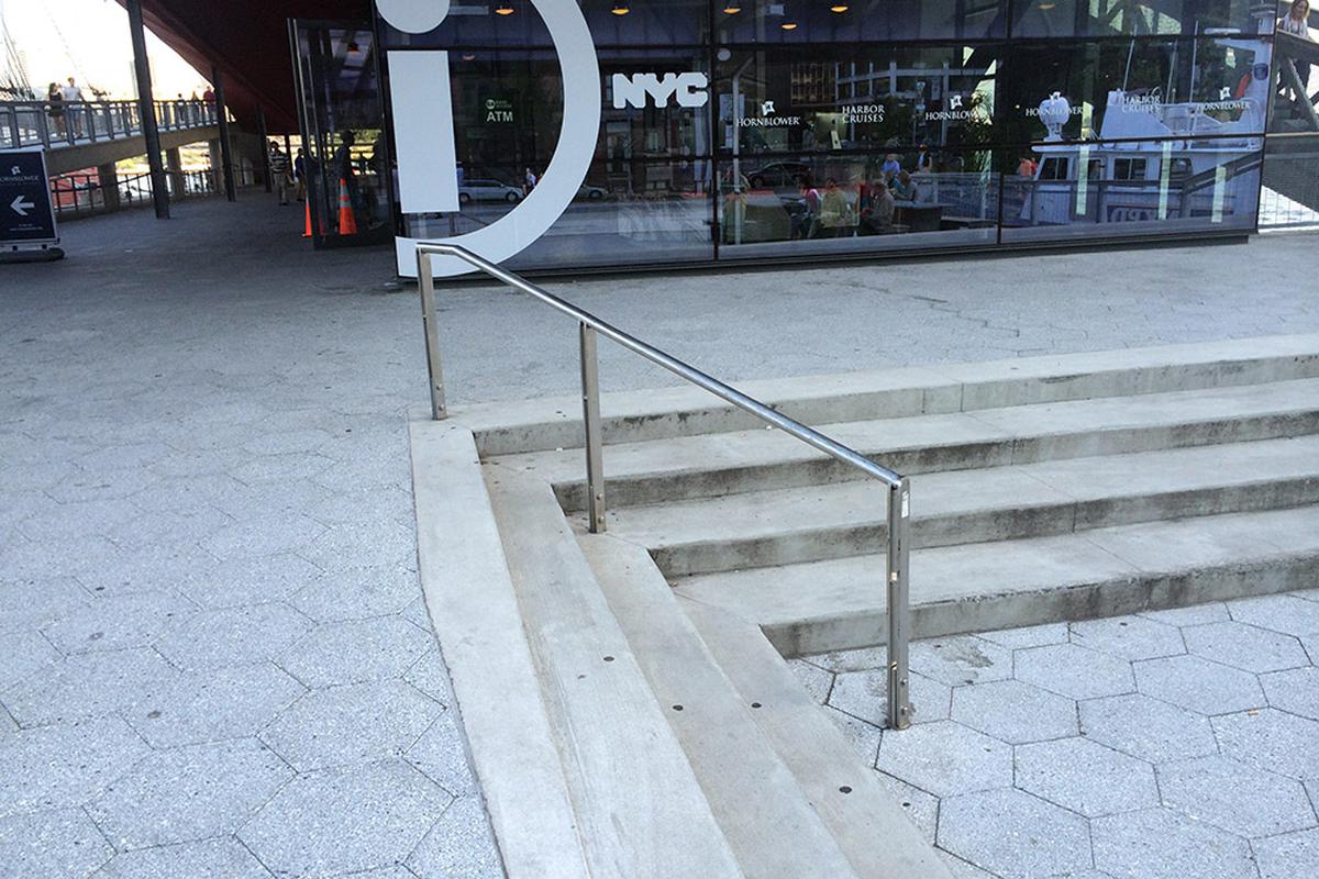 Image for skate spot Seaport 4 Stair Rail