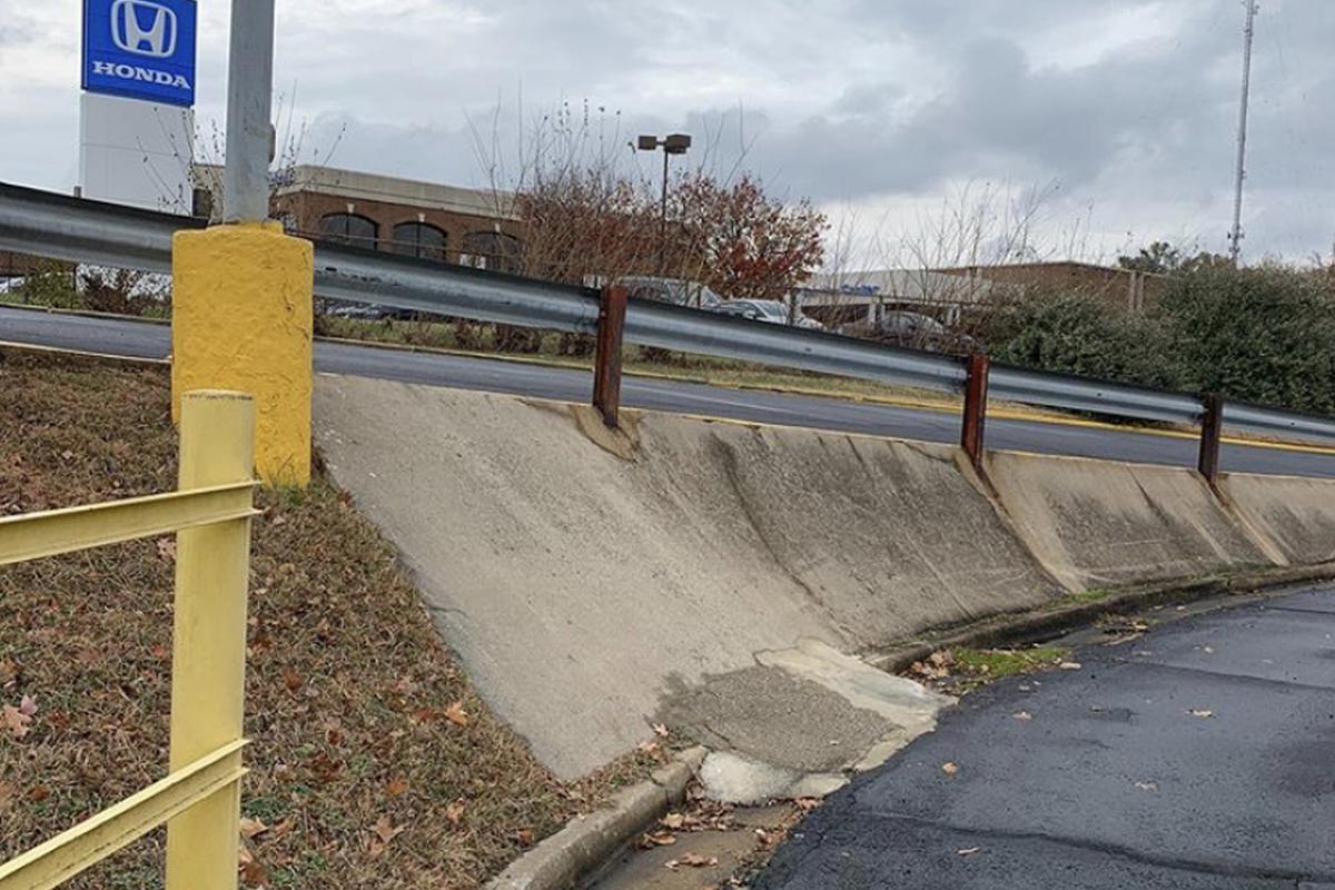 Image for skate spot Launch Over Railing