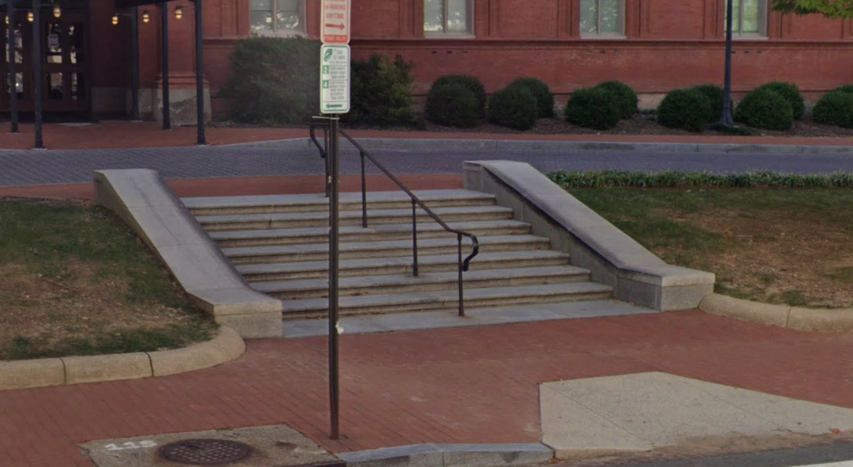 Image for skate spot National Building Museum - 7 Stair Kink Hubba / Rail