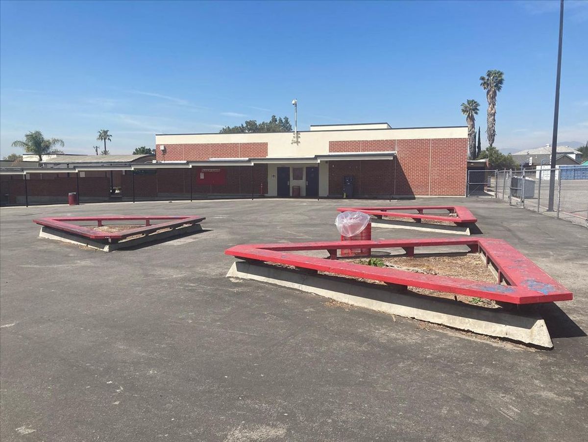 Image for skate spot Pomona High School - Ledges