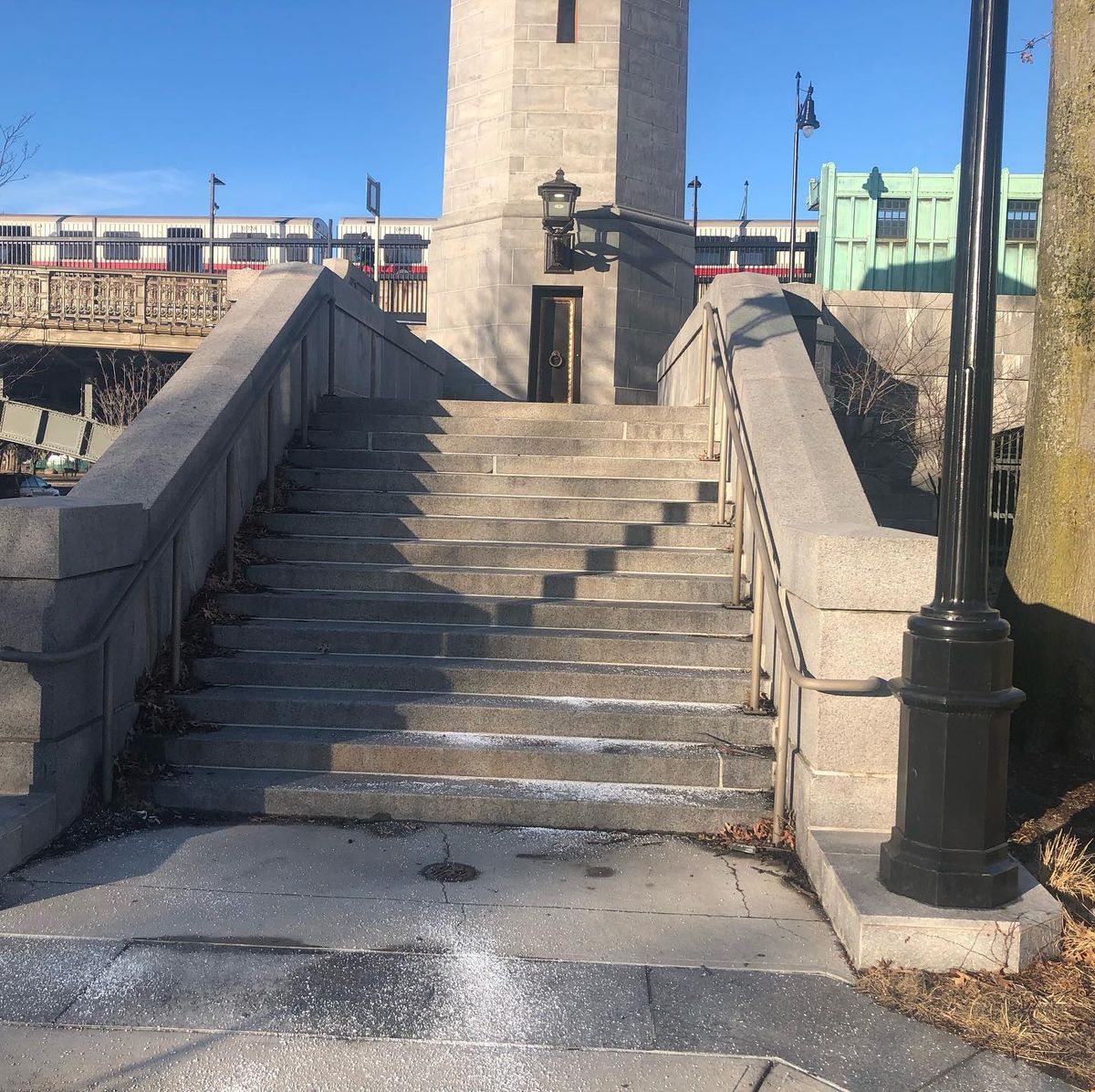 Image for skate spot Charles/MGH - 15 Stair Hubba