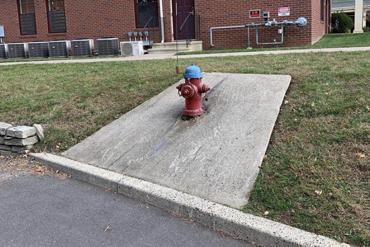 Image for skate spot Bank With Hydrant