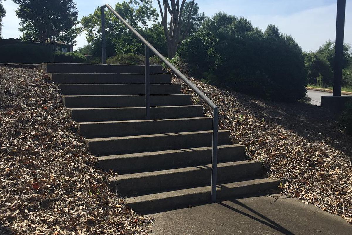 Image for skate spot Phoenix Blvd 10 Stair Rail