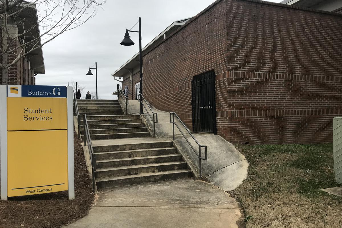 Image for skate spot Chattahoochee Tech Triple Bank 